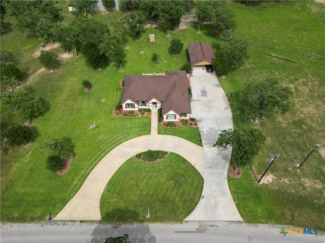 173 County Road 131a, Hallettsville, TX 77964