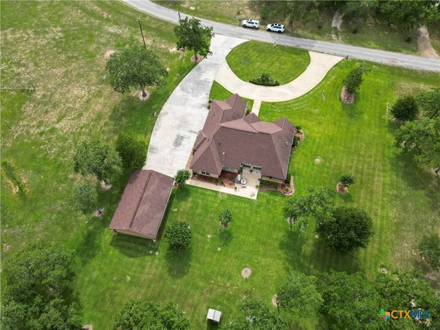 173 County Road 131a, Hallettsville, TX 77964