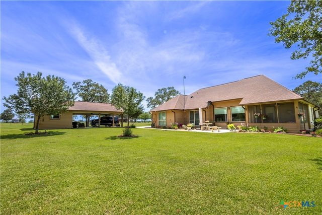 173 County Road 131a, Hallettsville, TX 77964