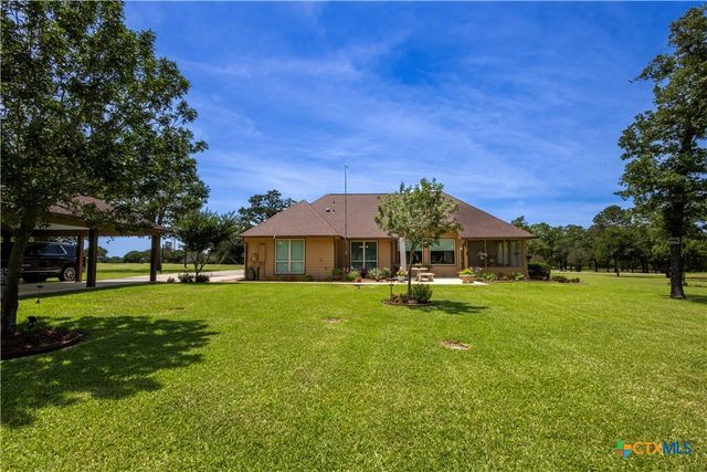 173 County Road 131a, Hallettsville, TX 77964