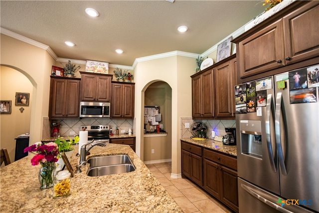 173 County Road 131a, Hallettsville, TX 77964