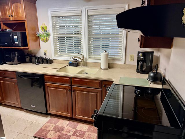 2817 Anderson Road, Greenville, SC 29611