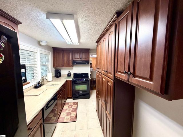 2817 Anderson Road, Greenville, SC 29611