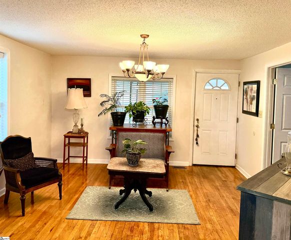 2817 Anderson Road, Greenville, SC 29611