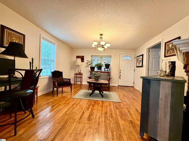 2817 Anderson Road, Greenville, SC 29611