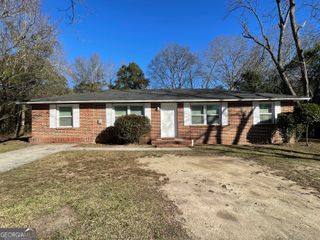 2403 N Groveland Circle, Macon, GA 31206