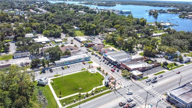 1925 W Tall Oaks Drive, Beverly Hills, FL 34465