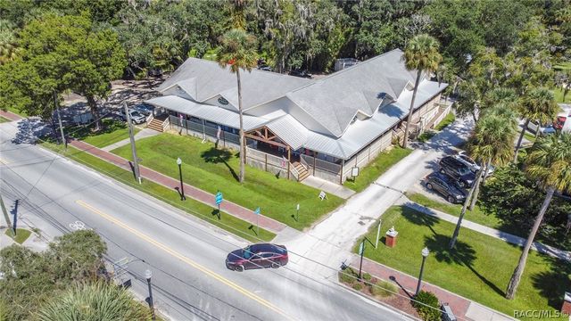 1925 W Tall Oaks Drive, Beverly Hills, FL 34465