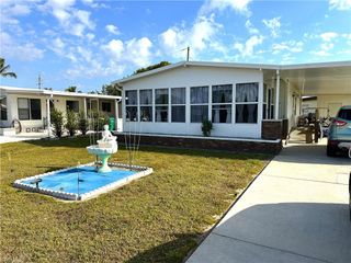 210 Pine Key LN # 210, Naples, FL 34114