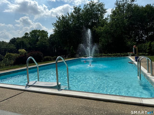 1 Deer Run Drive, Wolcott, CT 06716