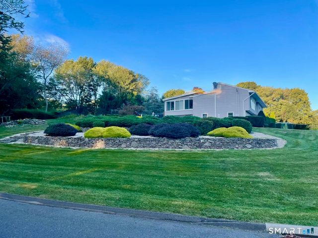 1 Deer Run Drive, Wolcott, CT 06716