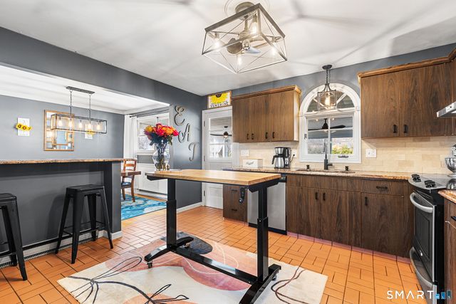 1 Deer Run Drive, Wolcott, CT 06716