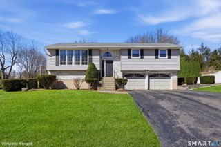 1 Deer Run Drive, Wolcott, CT 06716