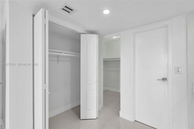 100 Bayview Dr 508, Sunny Isles Beach, FL 33160