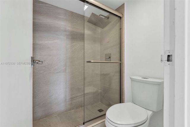 100 Bayview Dr 508, Sunny Isles Beach, FL 33160