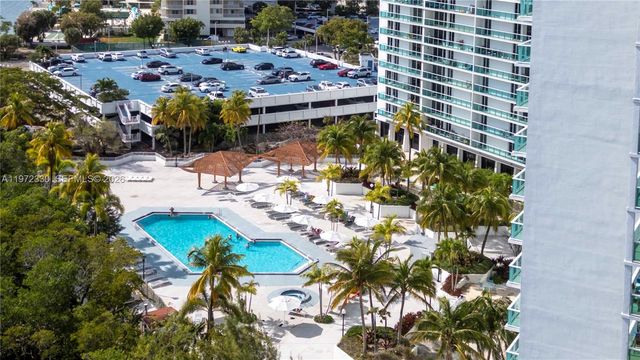 100 Bayview Dr 508, Sunny Isles Beach, FL 33160