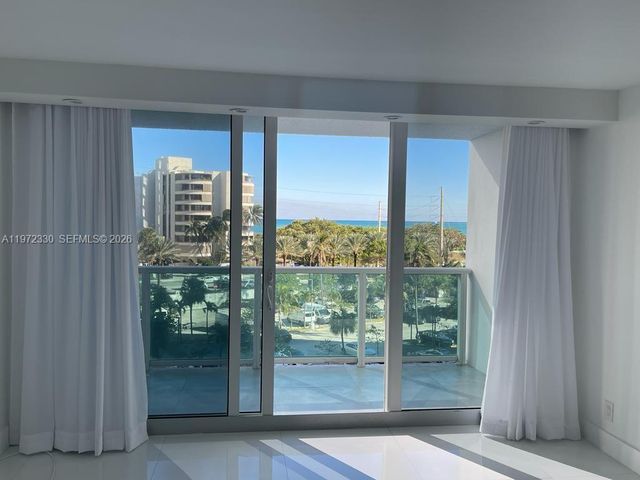100 Bayview Dr 508, Sunny Isles Beach, FL 33160