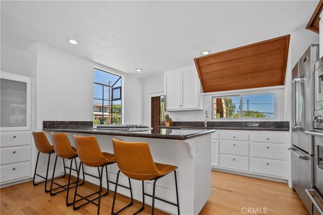 390 Saint Anns Drive, Laguna Beach, CA 92651