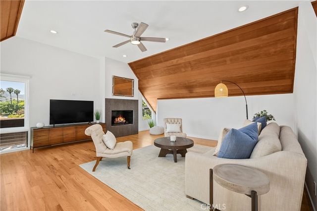 390 Saint Anns Drive, Laguna Beach, CA 92651