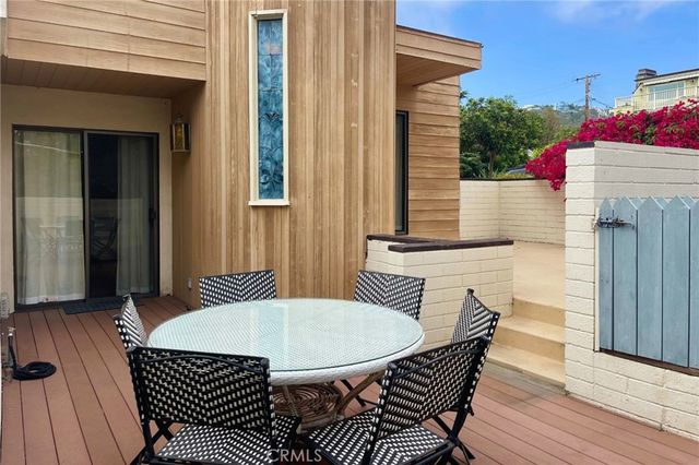 390 Saint Anns Drive, Laguna Beach, CA 92651