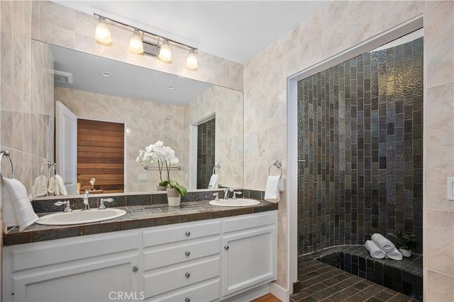 390 Saint Anns Drive, Laguna Beach, CA 92651