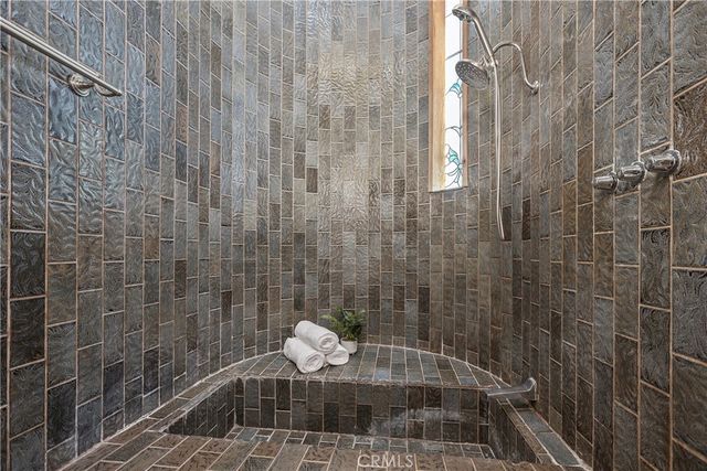 390 Saint Anns Drive, Laguna Beach, CA 92651