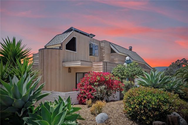 390 Saint Anns Drive, Laguna Beach, CA 92651