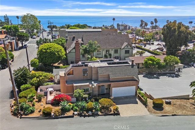 390 Saint Anns Drive, Laguna Beach, CA 92651