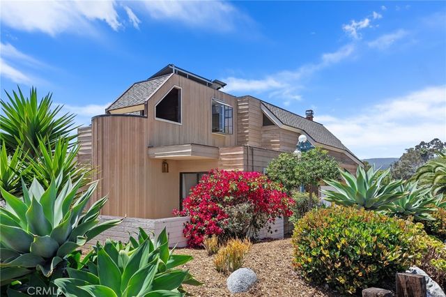 390 Saint Anns Drive, Laguna Beach, CA 92651