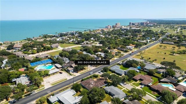 302 Dolphin Pl, Corpus Christi, TX 78411