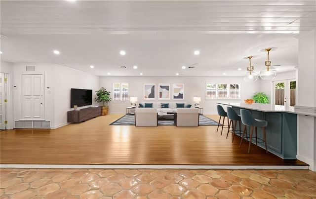 302 Dolphin Pl, Corpus Christi, TX 78411