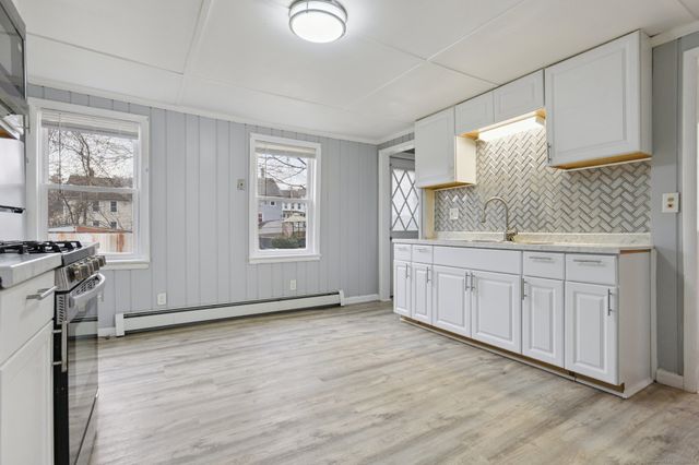 8 3rd Street, Norwich, CT 06360