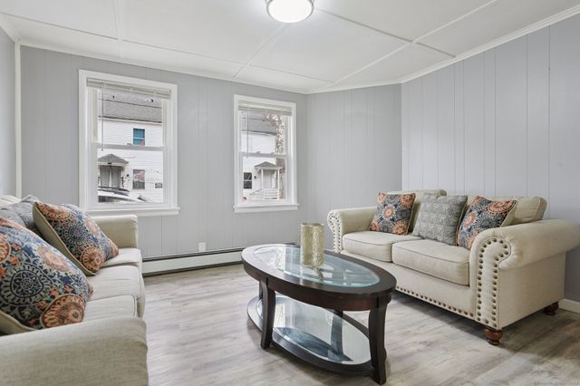 8 3rd Street, Norwich, CT 06360