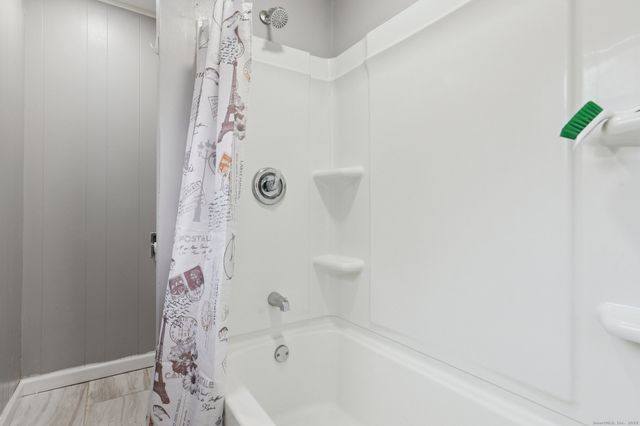 8 3rd Street, Norwich, CT 06360