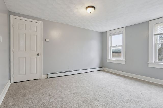 8 3rd Street, Norwich, CT 06360