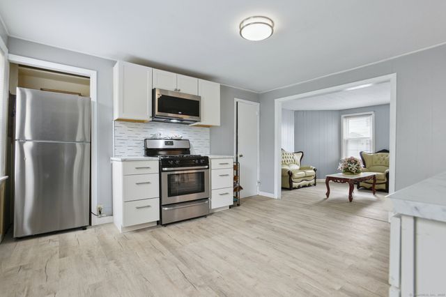 8 3rd Street, Norwich, CT 06360