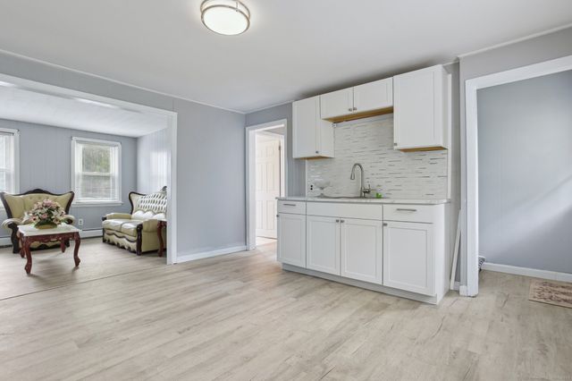 8 3rd Street, Norwich, CT 06360