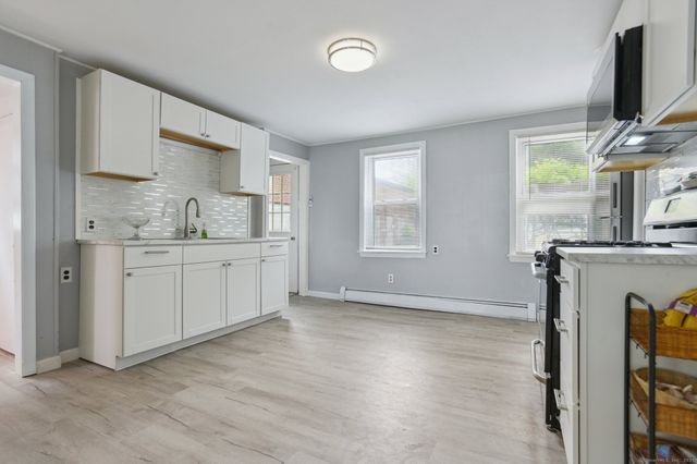 8 3rd Street, Norwich, CT 06360