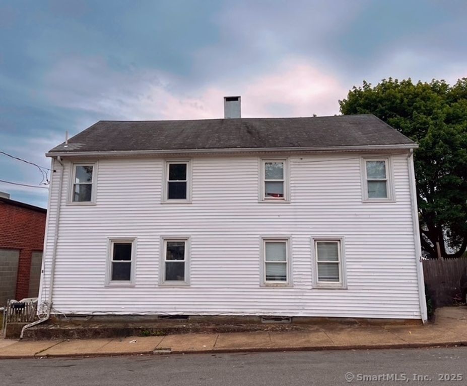 8 3rd Street, Norwich, CT 06360