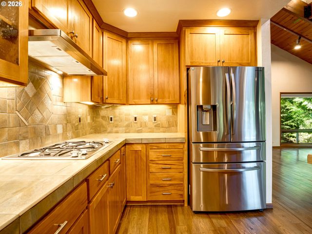 71 TANGLEWOOD Dr, Lake Oswego, OR 97035