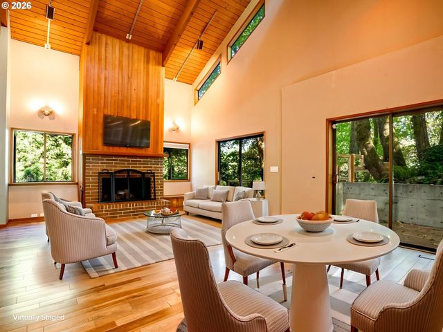 71 TANGLEWOOD Dr, Lake Oswego, OR 97035