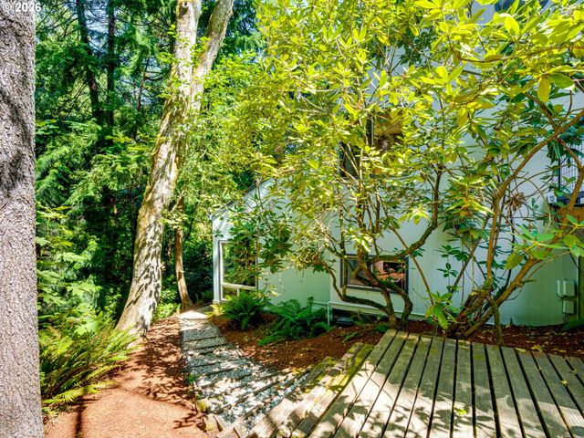 71 TANGLEWOOD Dr, Lake Oswego, OR 97035