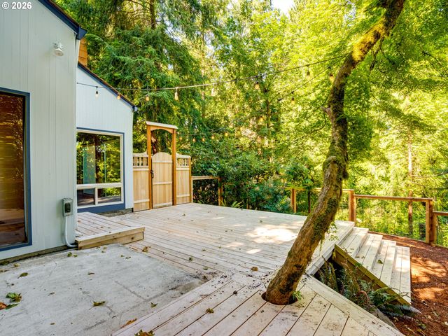 71 TANGLEWOOD Dr, Lake Oswego, OR 97035