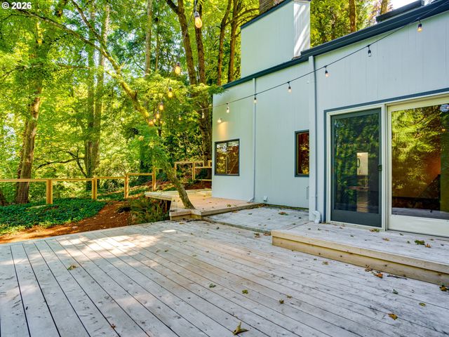 71 TANGLEWOOD Dr, Lake Oswego, OR 97035