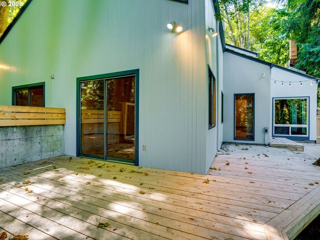 71 TANGLEWOOD Dr, Lake Oswego, OR 97035