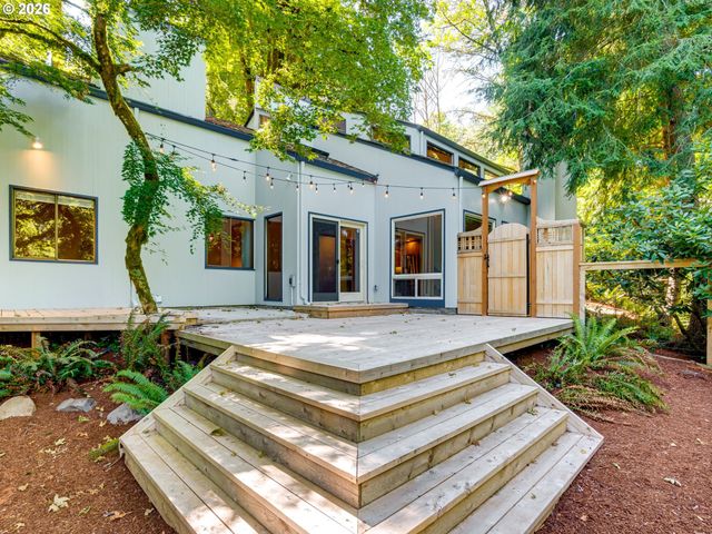 71 TANGLEWOOD Dr, Lake Oswego, OR 97035