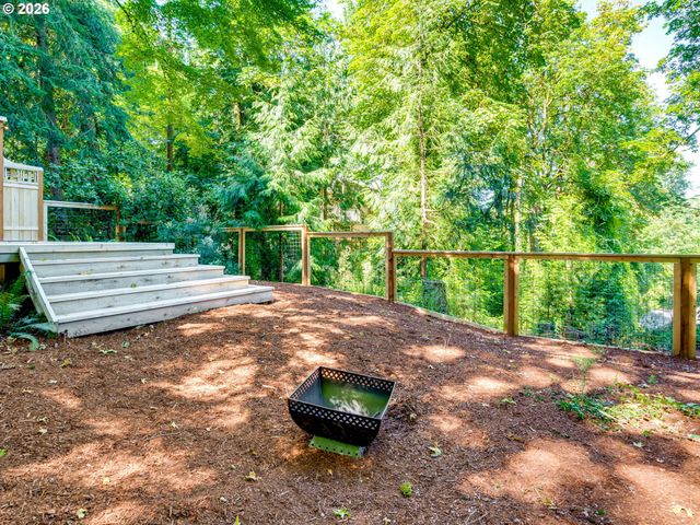 71 TANGLEWOOD Dr, Lake Oswego, OR 97035
