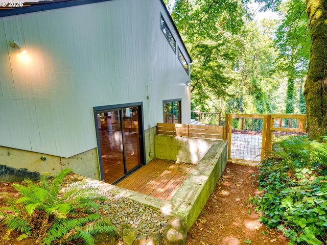 71 TANGLEWOOD Dr, Lake Oswego, OR 97035