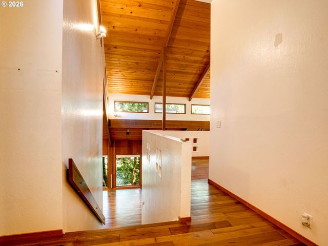 71 TANGLEWOOD Dr, Lake Oswego, OR 97035