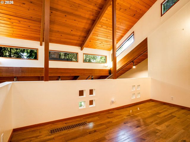 71 TANGLEWOOD Dr, Lake Oswego, OR 97035
